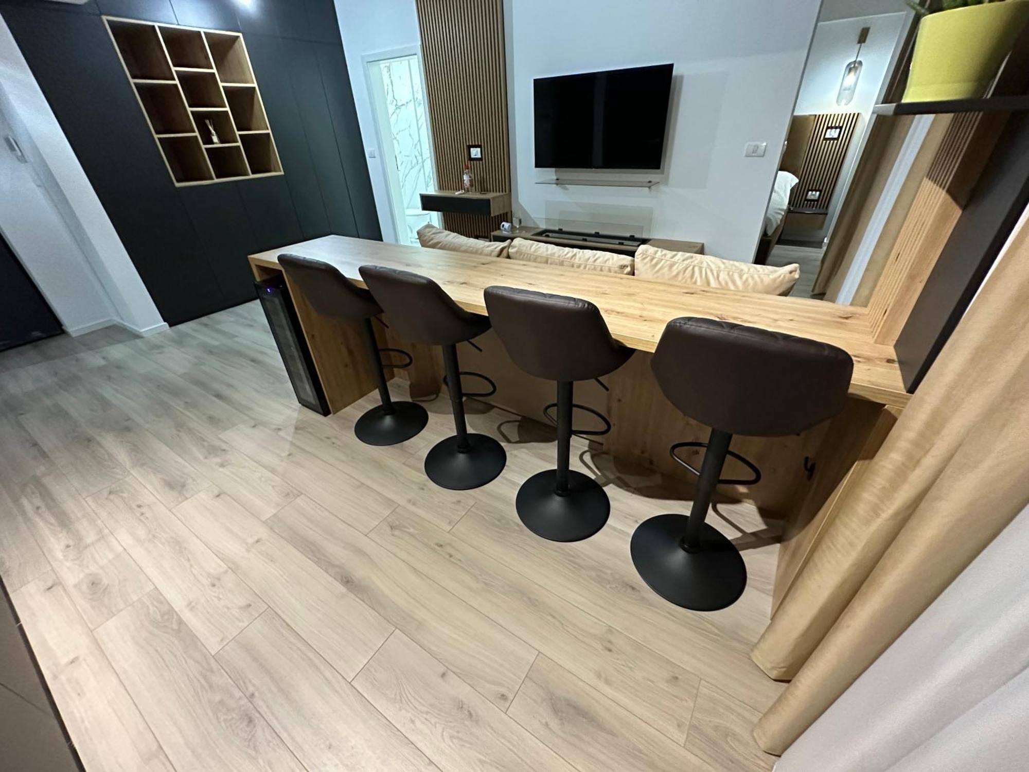 Q Business Apartment